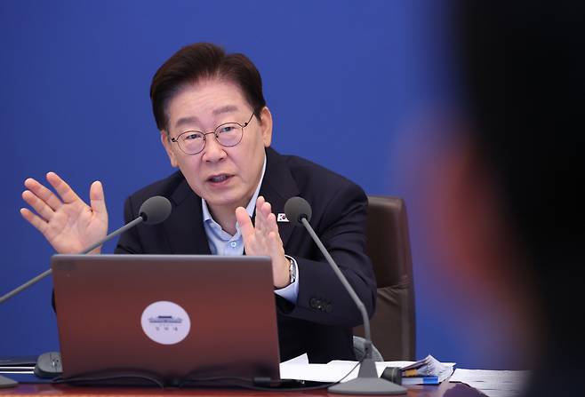 이재명 대통령이 25일 청와대에서 열린 국무회의에서 발언하고 있다. 연합뉴스