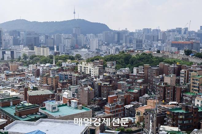 법정 동의율을 넘겼지만 서울 종로구가 사업시행자 지정고시를 내지 않아 재개발 사업에 제동이 걸린 창신 9·10 구역 일대. [김호영기자]