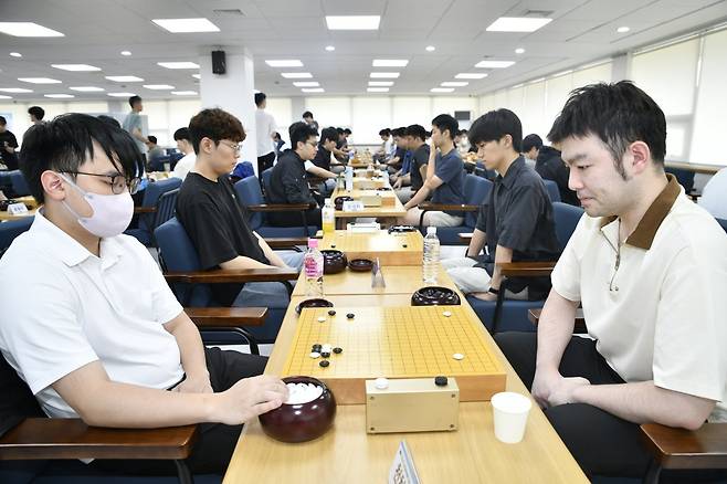 1차 예선 일반조 대국 모습.                    사진제공 ｜한국기원