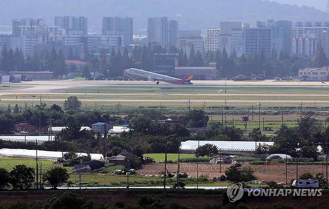 반도체 부지 광주 군 공항 일원 (전남광주=연합뉴스) 조남수 기자 = 반도체 클러스터 부지로 지정된 광주 군 공항 일원. 2026.7.13 iso64@yna.co.kr