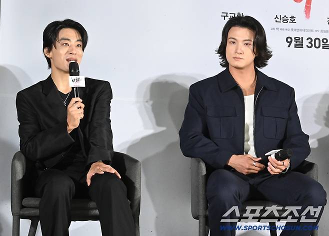 26일 롯데시네마 건대입구에서 열린 영화 '부활남: 더 레드'의 제작보고회. 구교환 신승호가 질문에 답하고 있다. 허상욱 기자wook@sportschosun.com/2026.08.26/