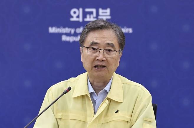 조현 외교부 장관이 26일 외교부에서 네팔 홍수 우리 국민 실종 관련 재외국민보호대책본부 회의를 주재하고 있다. 2026.8.26    mon@yna.co.kr 연합뉴스