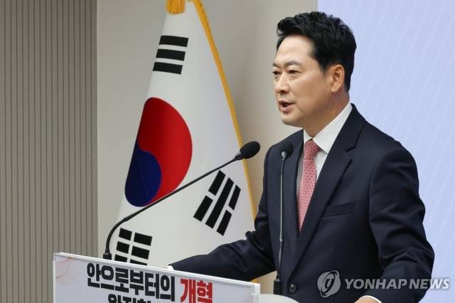 국민의힘 장동혁 대표가 26일 서울 여의도 중앙당사에서 열린 당 대표 취임 1주년 기자회견에서 발언하고 있다. 연합뉴스