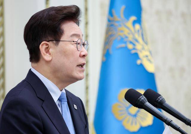이재명 대통령이 27일 청와대에서 열린 민선 9기 시장·군수·구청장 초청 오찬간담회에서 인사말을 하고 있다.[사진=청와대통신사진기자단]