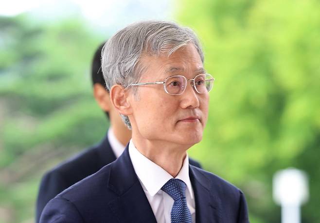 조희대 대법원장이 28일 오전 서울 서초구 대법원으로 출근하고 있다. 2026.08.28 뉴시스