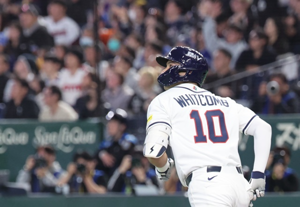 5일 일본 도코돔에서 열린 2026 월드베이스볼클래식(WBC) 조별리그 C조 1차전 한국과 체코의 경기. 5회말 1사 1루 한국 위트컴이 2점 홈런을 치고 있다. 사진=연합뉴스