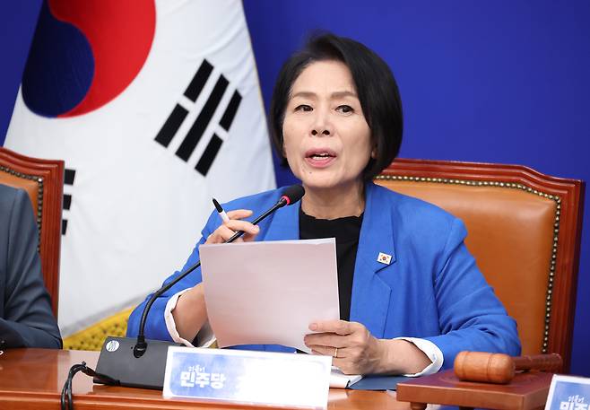 최민희 더불어민주당 최고위원이 8월24일 서울 영등포구 국회에서 열린 최고위원회의에서 발언하고 있다. /연합뉴스