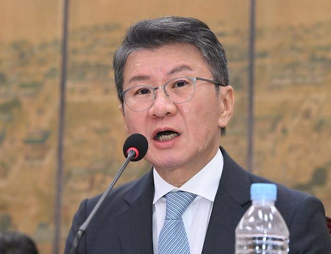 정몽규 전 대한축구협회장이 지난달 30일 서울 여의도 국회에서 열린 문화체육관광위원회의 대한축구협회 현안 관련 청문회에 증인으로 출석해 질의에 답하고 있다. 뉴시스