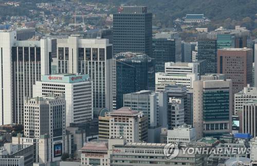 서울 남산에서 바라본 도심 일대 주요 기업체 건물들 모습 [연합뉴스 제공]