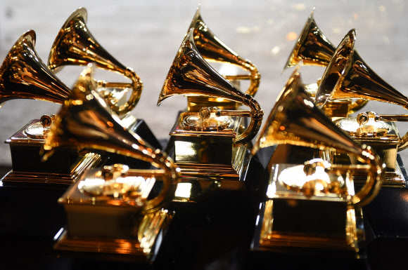 그래미 어워드의 명칭은 ‘축음기’(Gramophone)에서 비롯됐다. 트로피의 모양도 축음기를 본떴다. 뉴욕 AFP 연합뉴스