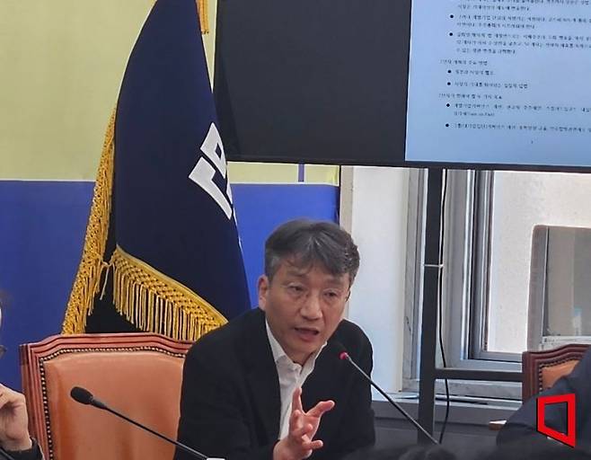 이창민 한양대 경영대학 교수가 4일 서울 여의도 국회에서 열린 '일관된 자본시장 개혁을 위한 제도개선 과제' 세미나에서 발언하고 있다. 박승욱 기자