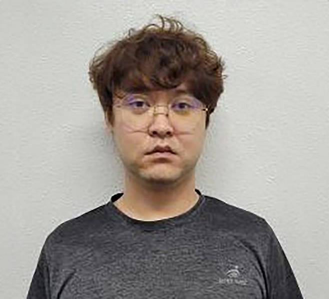 '중국 유학생 살해' 중국인 대학강사 31세 정창성 (경산=연합뉴스) 경북경찰청은 지난달 31일 신상정보 공개 심의위원회를 열어 자신의 강의를 수강한 중국인 여성 유학생을 살해하고 시신을 훼손한 혐의(살인·시체손괴 등)로 구속된 중국인 대학 강사 정창성(31)의 신상정보를 1일 홈페이지에 게시했다. 신상정보는 오는 10월 1일까지 경북경찰청 홈페이지에 게시된다. 2026.9.1 [경북경찰청 제공. 재판매 및 DB 금지] sunhyung@yna.co.kr