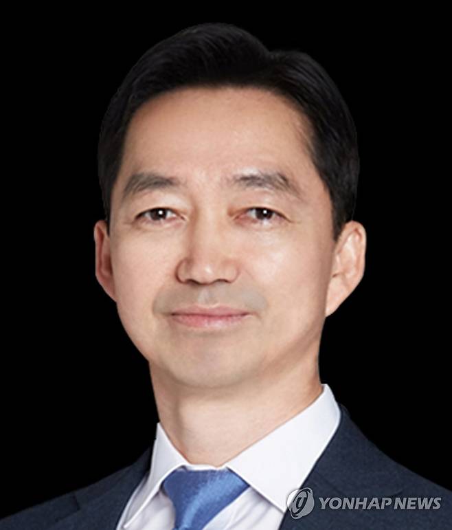 초대 중대범죄수사청장 최종 후보에 김지용 변호사 (서울=연합뉴스) 윤호중 행정안전부 장관은 7일 정부서울청사에서 브리핑을 열어 검찰 출신인 김지용 변호사를 초대 중대범죄수사청장 최종 후보로 이재명 대통령에게 제청할 계획이라고 밝혔다. 2026.9.7 [연합뉴스 자료사진] photo@yna.co.kr