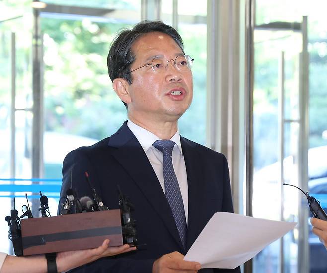 김승원 법무부 장관 후보자가 7일 오전 서울 종로구에 마련된 인사청문회 준비사무실로 출근하며 기자들의 질문에 답하고 있다. 2026.09.07. [서울=뉴시스]