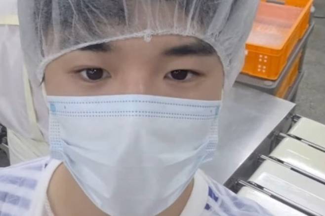 가수 윤민수의 아들 윤후가 카투사 지원 탈락 후 근황을 공개해 눈길을 끌었다. [사진출처 = 인스타그램]