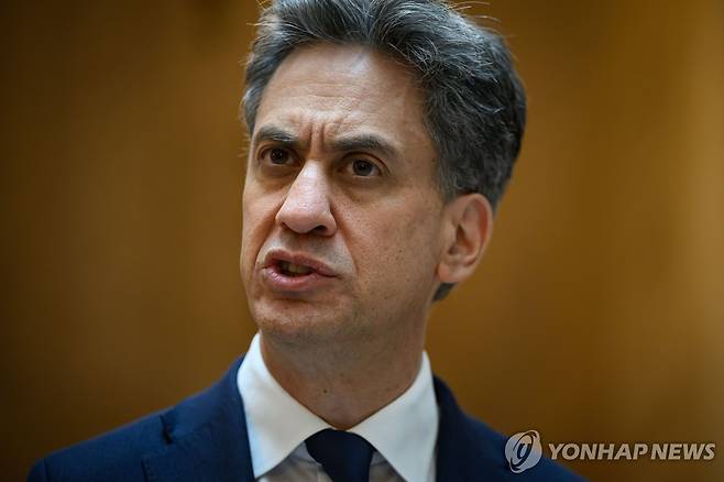 밀리밴드 장관 [AP=연합뉴스 자료사진. 재판매 및 DB 금지]