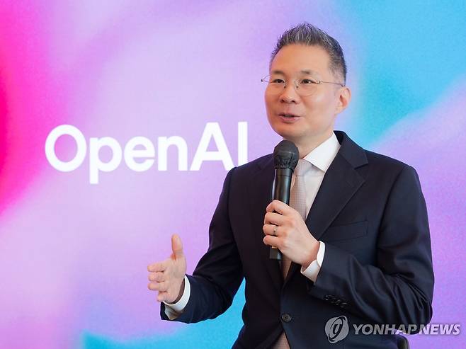 발표하는 김경훈 오픈AI코리아 총괄대표 (서울=연합뉴스) 김경훈 오픈AI코리아 총괄대표가 9일 서울 강남구 조선팰리스 호텔에서 열린 한국 오피스 공식 출범 1주년 기념 기자간담회에서 발표하고 있다. 2026.9.9 [오픈AI코리아 제공. 재판매 및 DB 금지] photo@yna.co.kr