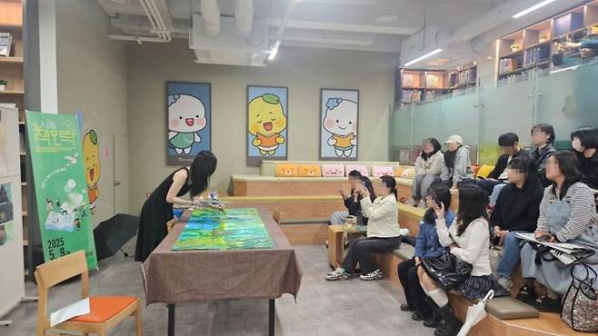 2025년 책모락 스케치워크숍. 시흥시 제공