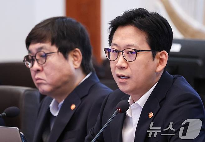 배경훈 부총리 겸 과학기술정보통신부 장관이 8월 25일 청와대에서 열린 국무회의에서 독자 AI 모델 개발 도전 의의 및 성과를 보고 하고 있다. / 사진=뉴스1