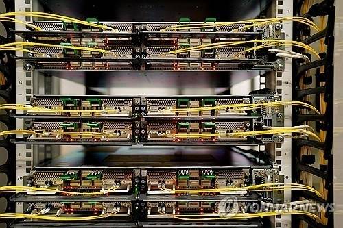 마이크로소프트 데이터센터 캠퍼스 내 장비들의 모습. [로이터=연합뉴스]