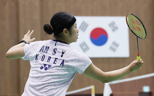 ▲ 대한민국 배드민턴 국가대표 안세영이 8일 진천 국가대표선수촌에서 열린 2026 아이치·나고야 아시안게임 대한배드민턴협회 미디어데이 공개훈련에서 연습하고 있다.ⓒ연합뉴스
