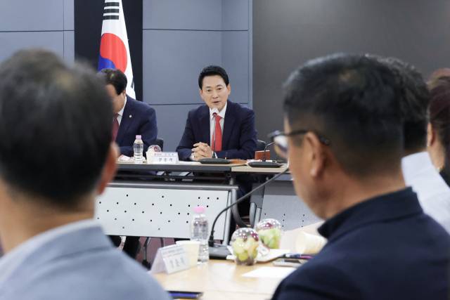 지난 11일 진해구청에서 열린 '해군사관학교 이전 반대 현장 간담회'에서 장동혁 국민의힘 대표가 발언하고 있다. /국민의힘 경남도당/