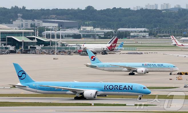 사진은 지난 8월 인천국제공항 계류장에 대한항공 여객기가 계류 중인 모습(자료사진). 2026.8.30. ⓒ 뉴스1 김성진 기자