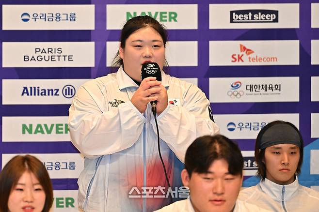 역도 박혜정이 20일 진천 국가대표선수촌에서 열린 2026 아이치·나고야 아시아경기대회 D-30 미디어데이 행사에서 질문에 답하고 있다.  2026. 8. 20. 진천 | 최승섭기자 thunder@sportsseoul.com