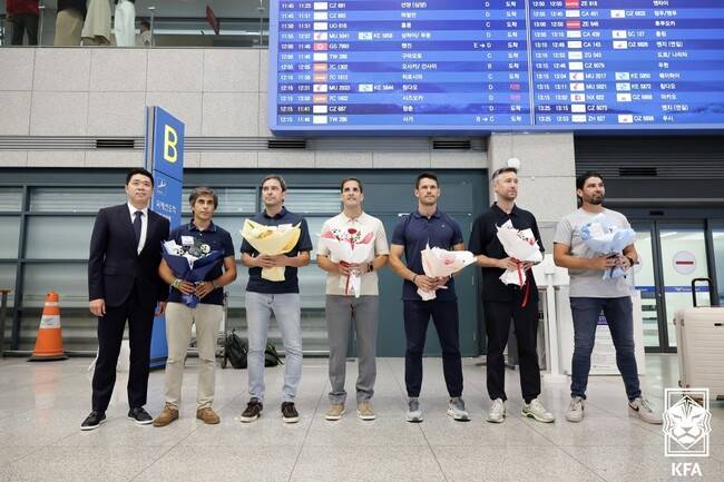 모레노 감독 입국 첫 인터뷰