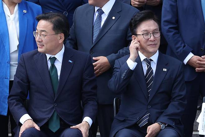 신장식 조국혁신당 대표와 김민석 민주당 대표 국회 사진