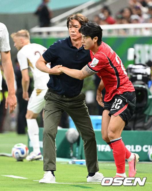[OSEN=이대선 기자] 대한민국 홍명보 감독-설영우 2026.06.14 /sunday@osen.co.kr