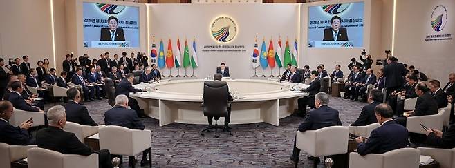 이재명 대통령이 16일 서울의 한 호텔에서 열린 2026년 제1차 한·중앙아시아 정상회의에서 개회사를 하고 있다. 2026.9.16(사진=저작권자(c) 연합뉴스, 무단 전재-재배포 금지)