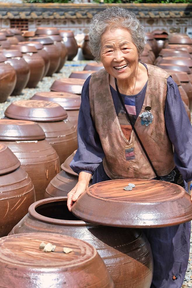강진 군동마을에서 만난 백정자 명인. 사진 백종민