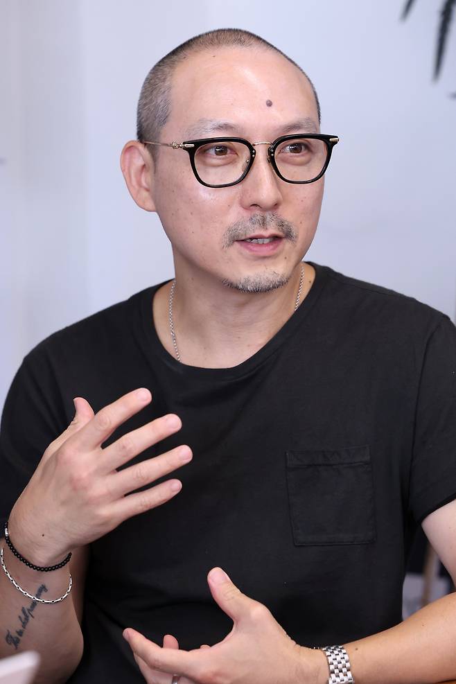 백종환 대표는 “창덕궁 희정당을 처음 방문했을 때 느낀 여백 속 질서를 고스란히 전하고 싶다”며 “장인과 현대 작가들의 호흡을 느껴 달라”고 했다. /뉴시스
