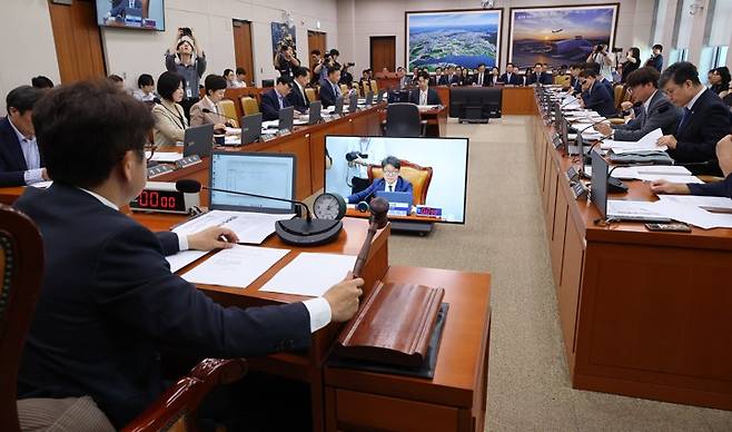 홍지선 국감 답변 해외건설근로자 특별공급도 재검토하나