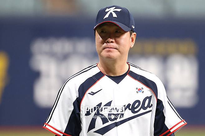 ▲ 류지현 한국 야구대표팀 감독. 2026 아이치 나고야 아시안게임 한국 야구대표팀을 이끄는 류지현 감독은 17일 롯데 자이언츠 선발투수 김진욱을 이번 대회에선 선발이 아닌 좌완 불펜 필승조로 활용할 것이라 공식 발표했다.ⓒ곽혜미 기자