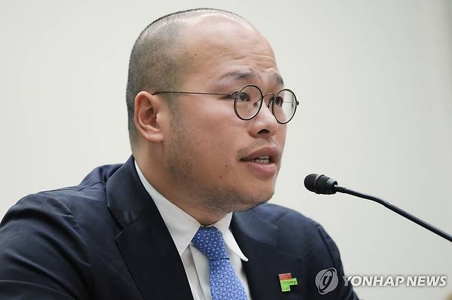 미 의회 나와 발언하는 지미 라이 아들   [AP=연합뉴스]