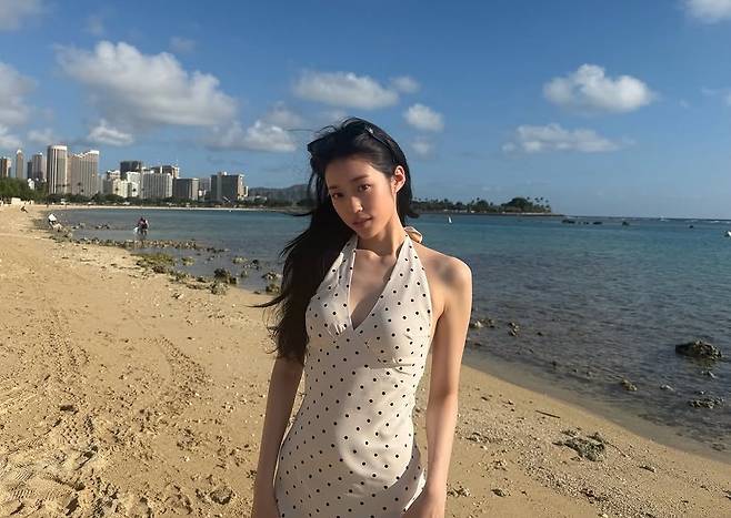 On the 18th, Noh Yoon-seo posted several photos on her Instagram with the caption Aloha.The photos show Noh Yoon-seo enjoying a relaxing time at the beach.Wearing a white halterneck dress with polka dots, Noh Yoon-seo drew attention by showcasing her innocent charm and a slim figure with not a single ounce of excess fat. In particular, her slender back view drew admiration.Meanwhile, Noh Yoon-seo recently met viewers through the Netflix series *The Crown Prince*.