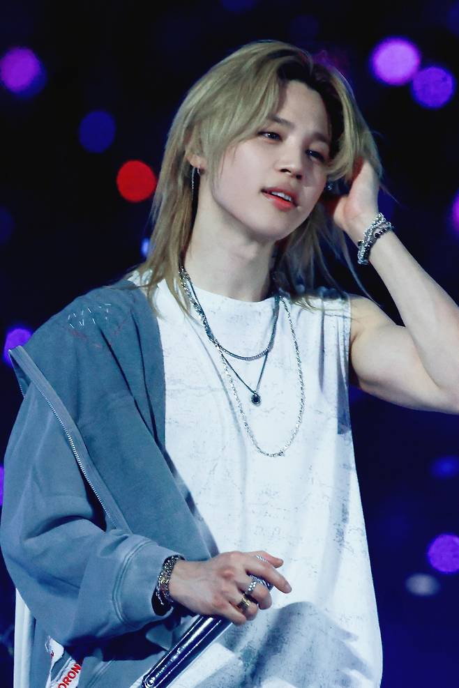 방탄소년단 지민, 생일 투표 총 16관왕