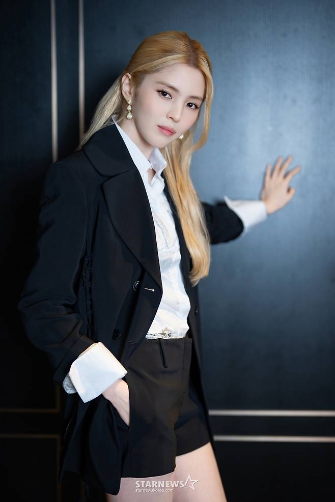 영화 '인턴'의 주연배우 한소희가 8일 진행된 라운드 인터뷰를 위해 포즈를 취하고 있다. /사진제공=워너브러더스 코리아 2026.09.08 /사진=이동훈 photoguy@