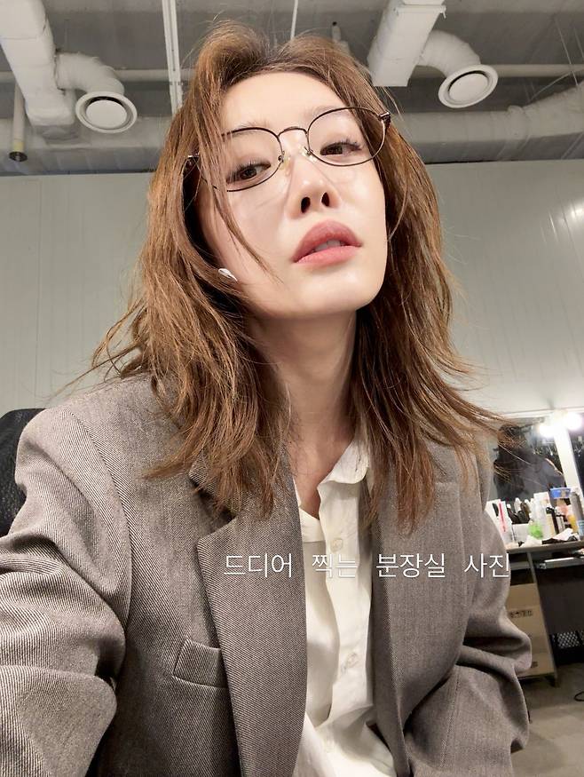 김히어라