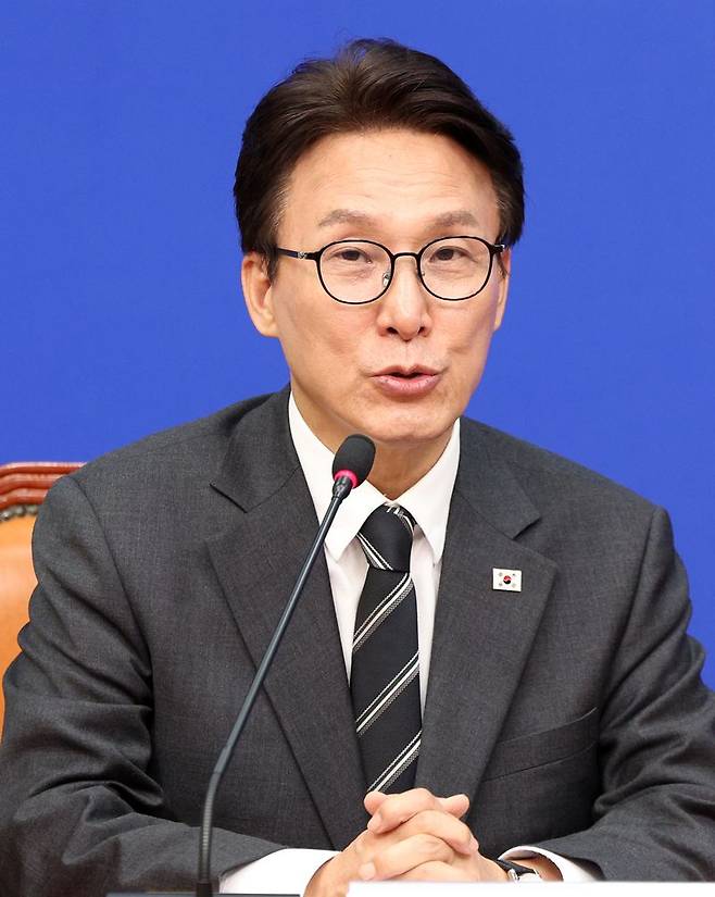 김민석 더불어민주당 대표가 21일 서울 여의도 국회에서 발언하고 있다. 뉴시스