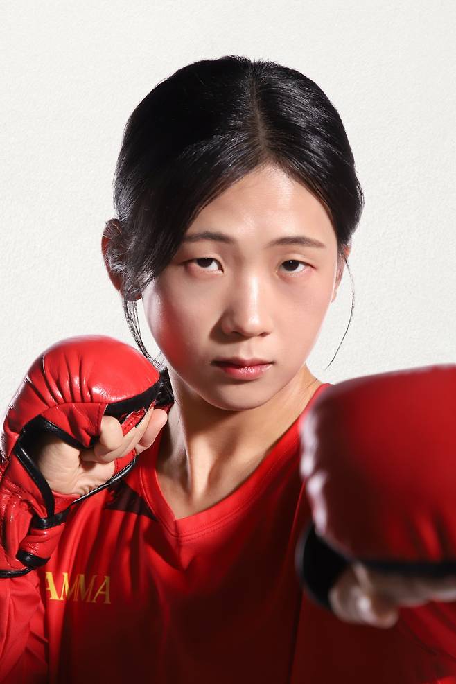 한국 MMA대표팀 이보미가 21일 이나에 스포츠센터서 열린 2026아이치·나고야아시안게임 여자 모던 –54㎏급 준결승서 패했지만 동메달을 수확했다. 사진제공｜대한체육회