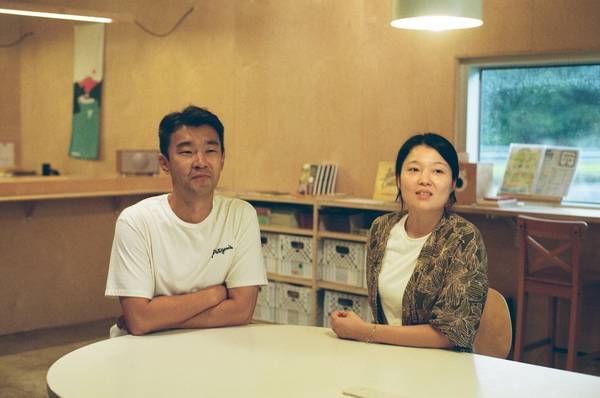 인터뷰하는 유지황(왼쪽) 씨와 오린지 씨. /박수진
