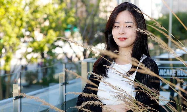 21일 서울 세종문화회관에서 세계일보와 만난 바이올리니스트 김다미 서울대 교수. 자신이 추구하고 싶은 음악을 묻자 “머리는 차갑고 싶은데 가슴은 뜨거웠으면 좋겠다”고 말했다. 유희태 기자