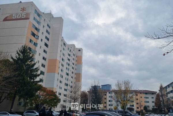 고도제한 기준 개정이 임박하면서 목동재건축 단지들 사이에서는 최대한 빠른 사업진행이 관건으로 떠올랐다. 사진은 목동재건축 단지/사진=미디어펜 서동영 기자