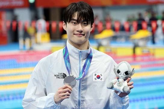 황선우, 자유형 200m 은메달 획득