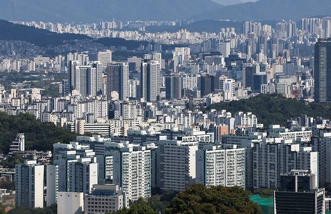 서울 남산에서 바라본 아파트들,/임지훈 기자