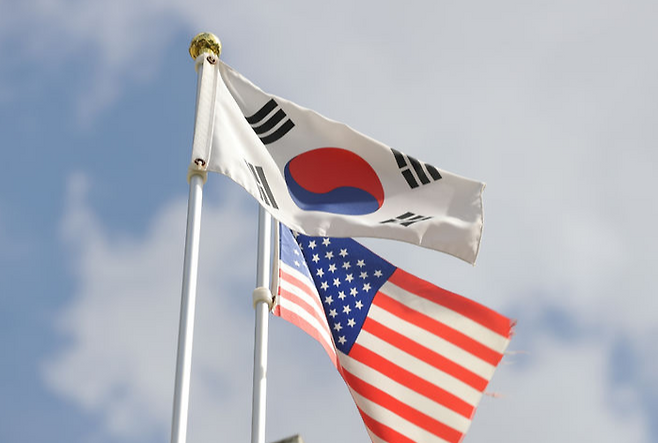 태극기와 성조기.[뉴시스]