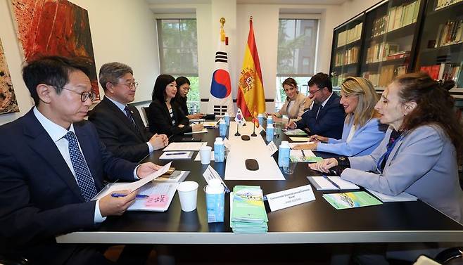 윤호중 장관, 스페인 노동사회경제부 장관과 사회연대경